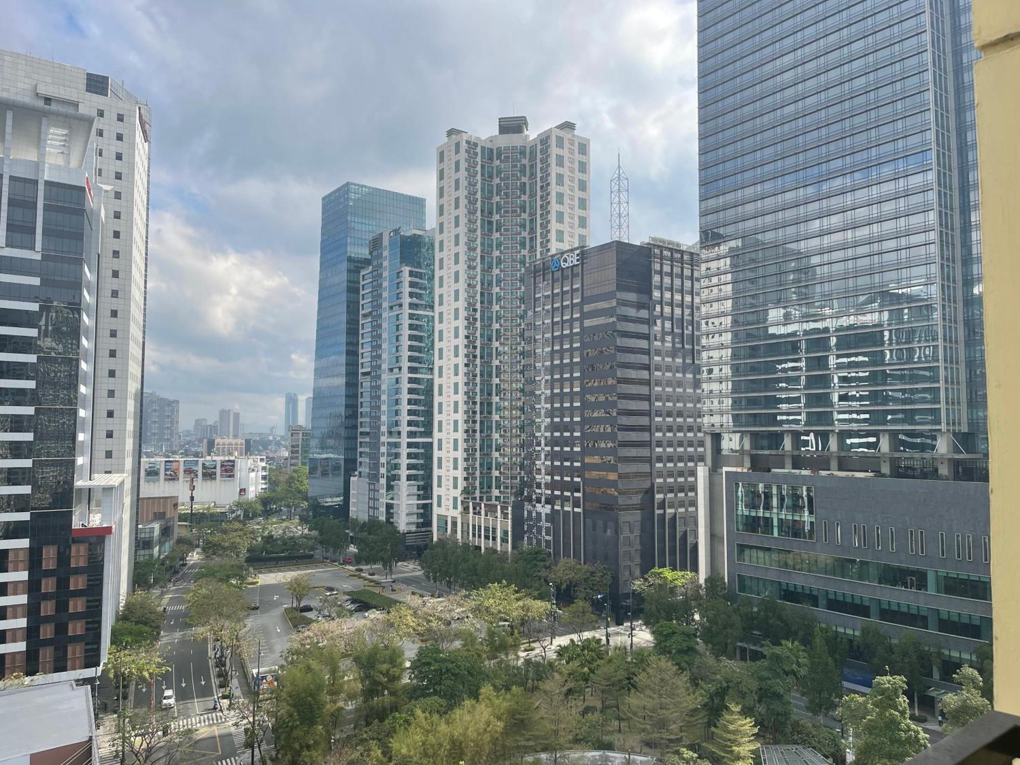 Spacious 1 Bedroom Unit Forbeswood Heights Taguig Exterior photo